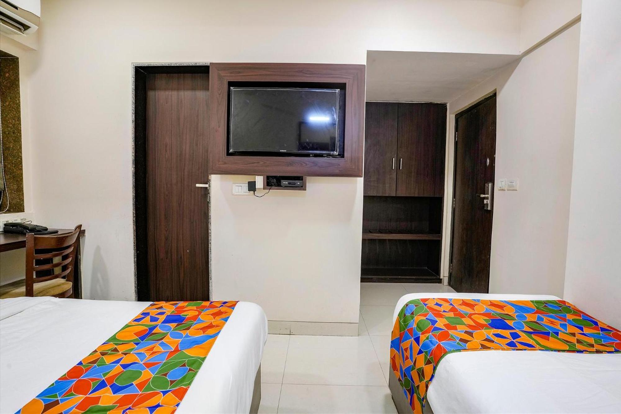 Fabhotel Kamran Residency Mumbai Exterior photo